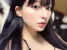 最后一支作品4月发?天然I罩杯的她接下来要⋯