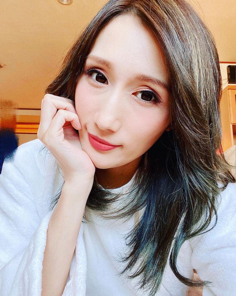 发文问「女优JULIA全线飘红的原因」，网狂推「这一点」超实用！-图片1