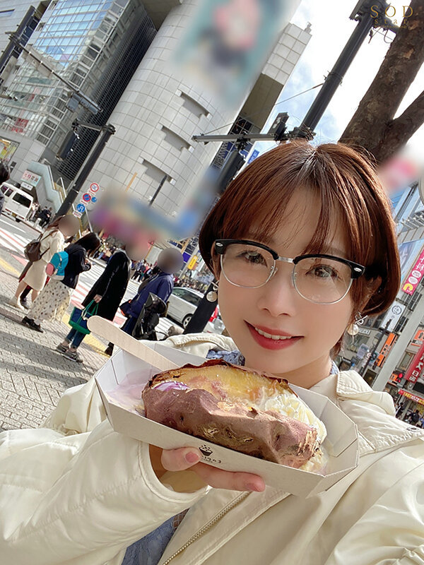 紗倉まな(纱仓真菜)作品STARS-652发布！会一人三化！在渋谷大暴走！-图片3