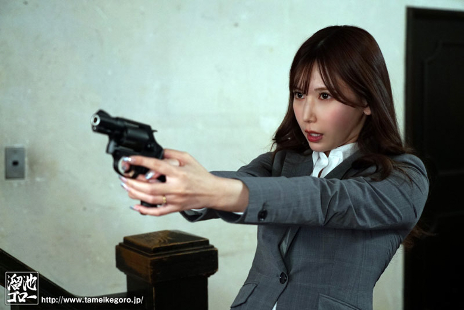 明里つむぎ(明里䌷)作品MEYD-812发布！被下药的人妻搜查官！在被囚禁的丈夫面前「惨遭轮奸」-图片2