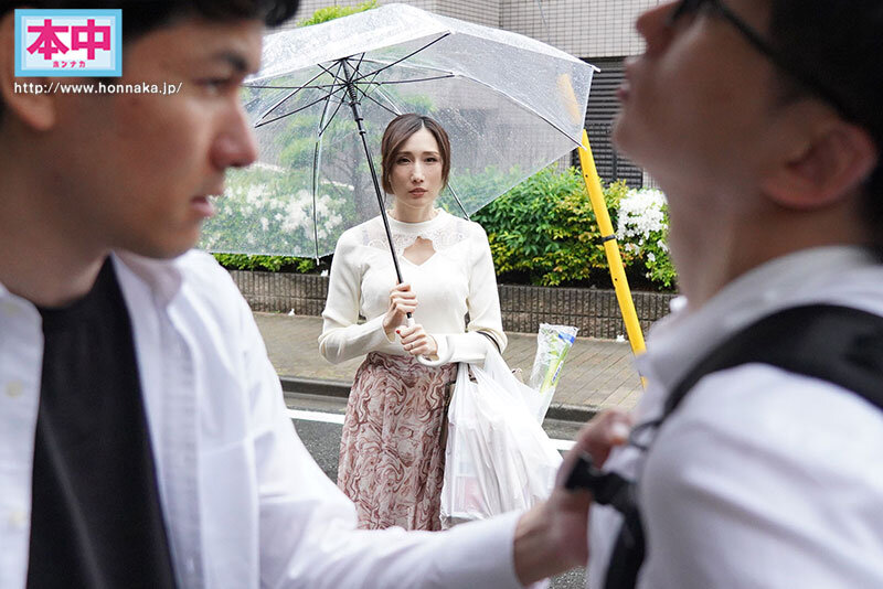JULIA作品HMN-474发布！把欺负儿子的坏同学叫来美容院，用超绝品Body让他中出赔罪！-图片2