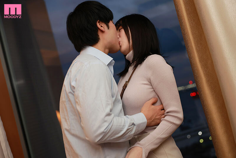 堀田真央(Hotta-Mao)作品MIDV-767发布！G奶妹子没穿内衣在外约会，兴奋到乳头翘起狂SEX-图片3