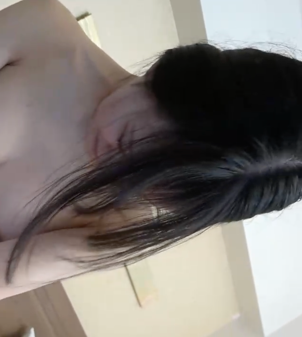 (FC2-PPV-4673073)解密！那位被无码卖家捕获、第一次在大家面前脱光衣服的主播是？-图片6